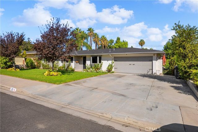 221 Phlox Avenue, Redlands, CA 92373