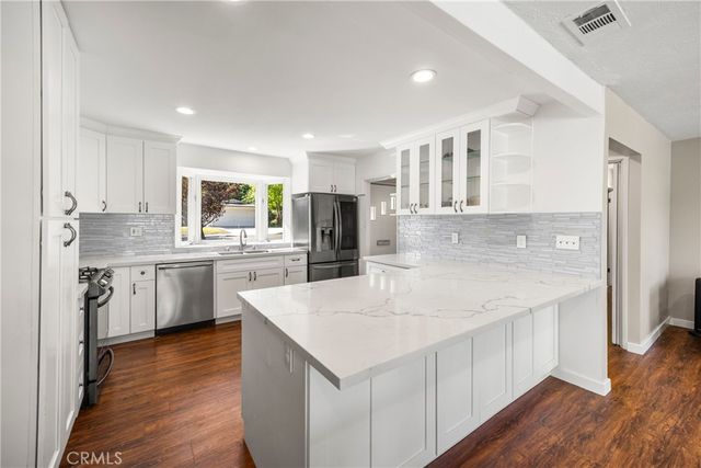 221 Phlox Avenue, Redlands, CA 92373