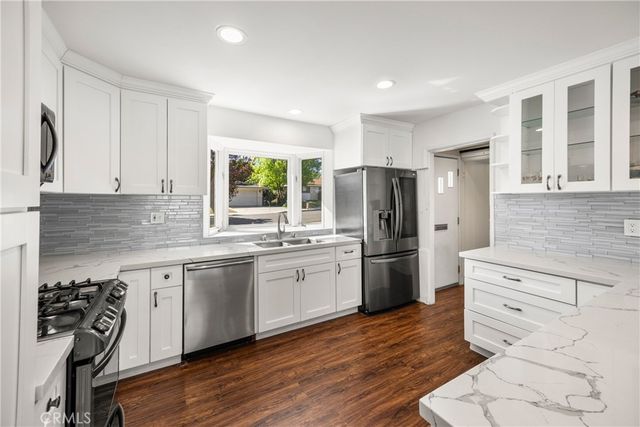 221 Phlox Avenue, Redlands, CA 92373