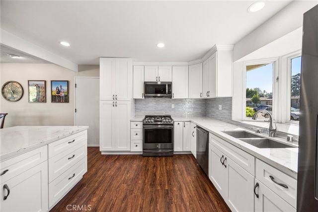 221 Phlox Avenue, Redlands, CA 92373