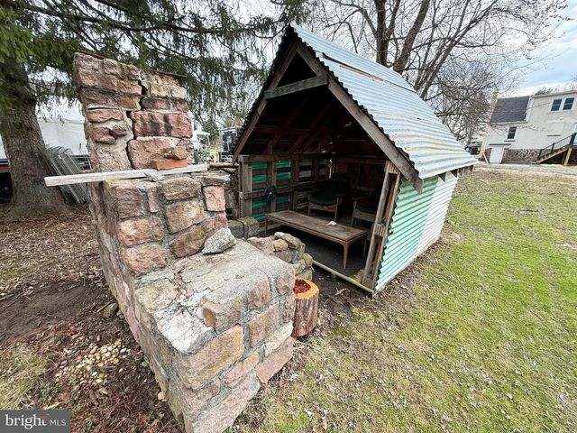 211 PEARL ST, Pottstown, PA 19465