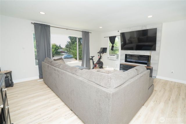 18830 108th Avenue SE, Renton, WA 98055