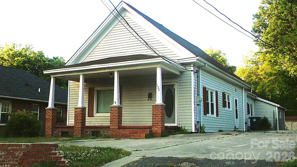 122 College Street, Chester, SC 29706