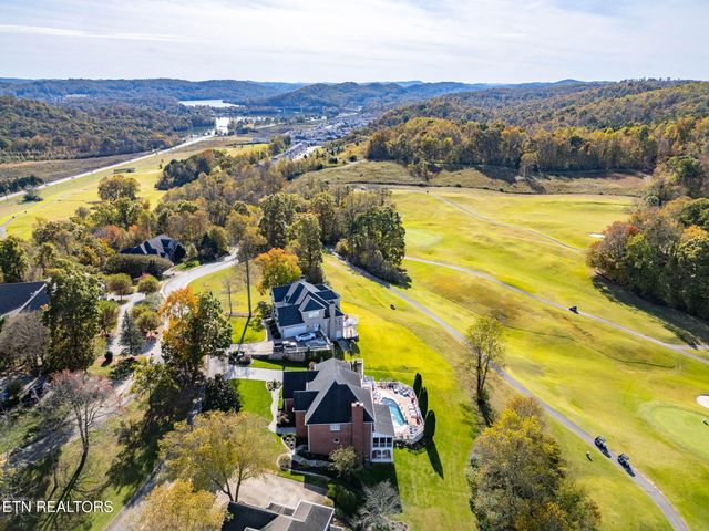 105 Center Park Lane, Oak Ridge, TN 37830