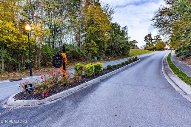 105 Center Park Lane, Oak Ridge, TN 37830