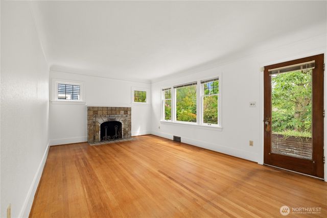 8311 3rd Avenue NW, Seattle, WA 98117