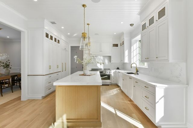 38 Parker Rd, Wellesley, MA 02482