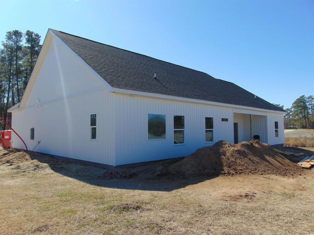 5595 Whispering Woods Rd., Conway, SC 29526