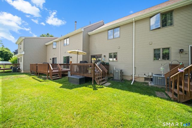 20 Partridge Court 20, Windsor Locks, CT 06096
