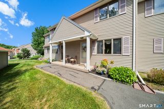20 Partridge Court 20, Windsor Locks, CT 06096