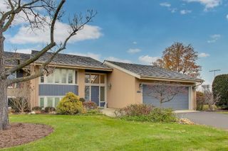 211 Briarwood Pass, Oak Brook, IL 60523