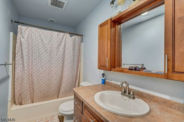 110 Cupsaw Ave, Ringwood Boro, NJ 07456