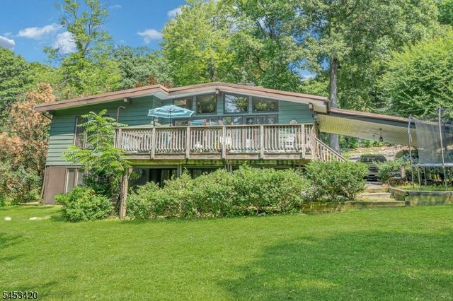 110 Cupsaw Ave, Ringwood Boro, NJ 07456