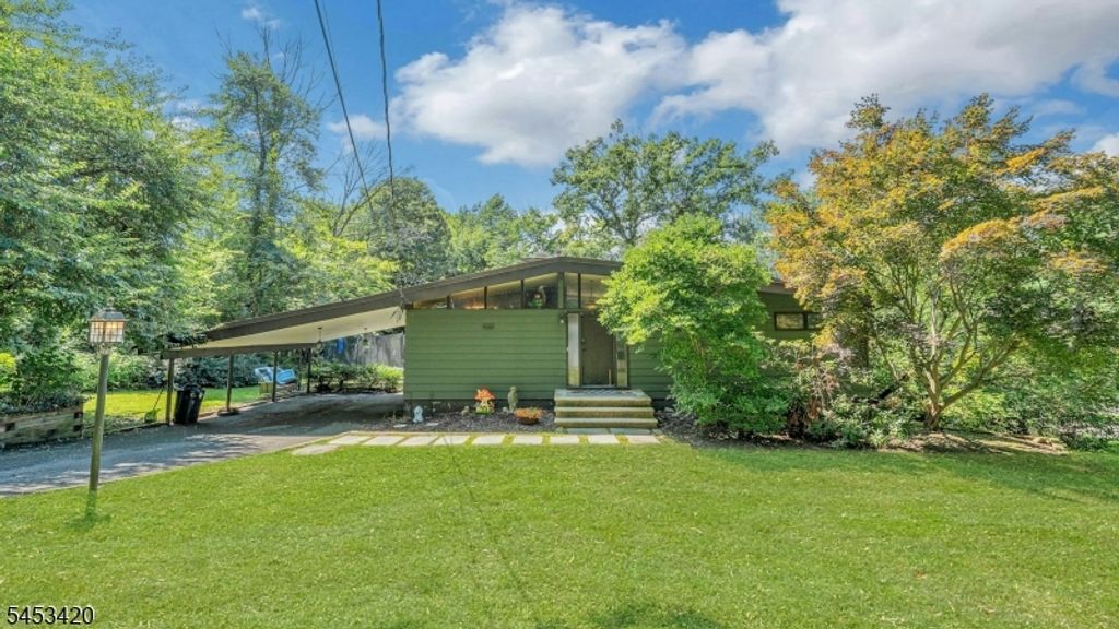 110 Cupsaw Ave, Ringwood Boro, NJ 07456