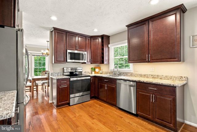 300 HELEN CT, Sterling, VA 20164