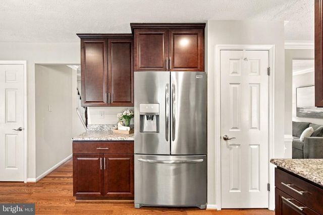 300 HELEN CT, Sterling, VA 20164