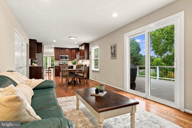 300 HELEN CT, Sterling, VA 20164