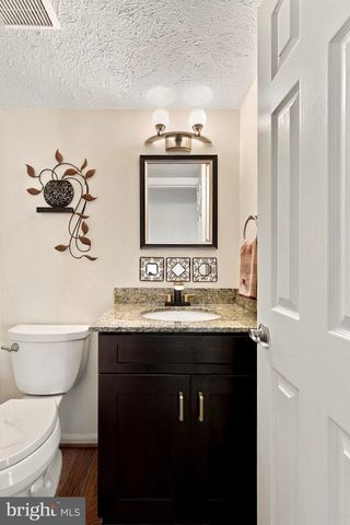 300 HELEN CT, Sterling, VA 20164