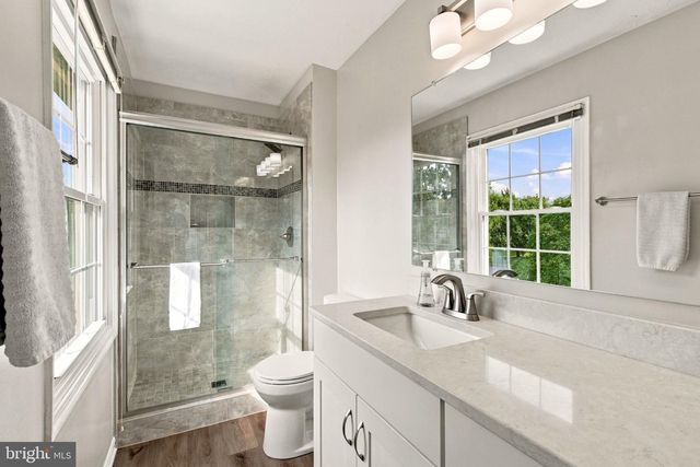 300 HELEN CT, Sterling, VA 20164
