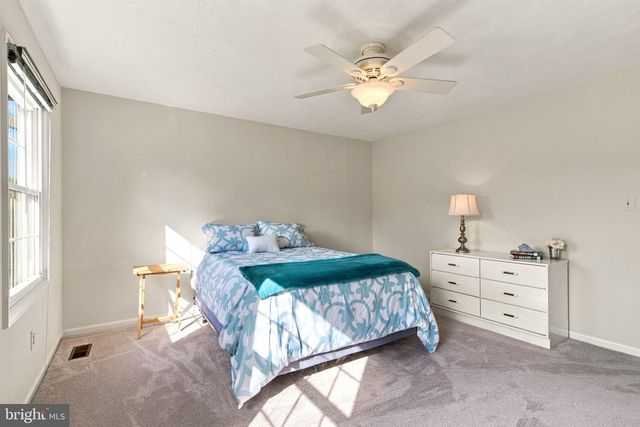 300 HELEN CT, Sterling, VA 20164