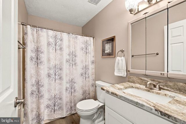 300 HELEN CT, Sterling, VA 20164