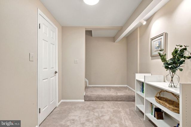 300 HELEN CT, Sterling, VA 20164