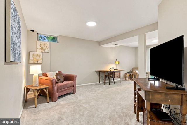 300 HELEN CT, Sterling, VA 20164