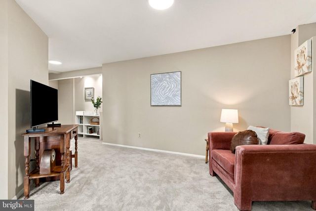 300 HELEN CT, Sterling, VA 20164
