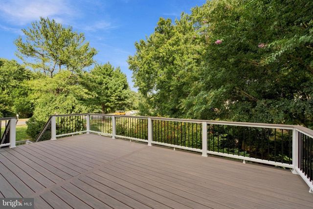 300 HELEN CT, Sterling, VA 20164