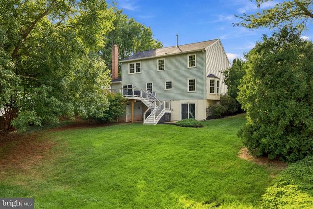 300 HELEN CT, Sterling, VA 20164
