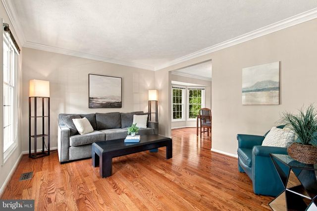 300 HELEN CT, Sterling, VA 20164