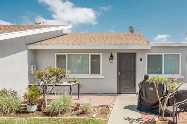 204 Springfield Avenue, Huntington Beach, CA 92648