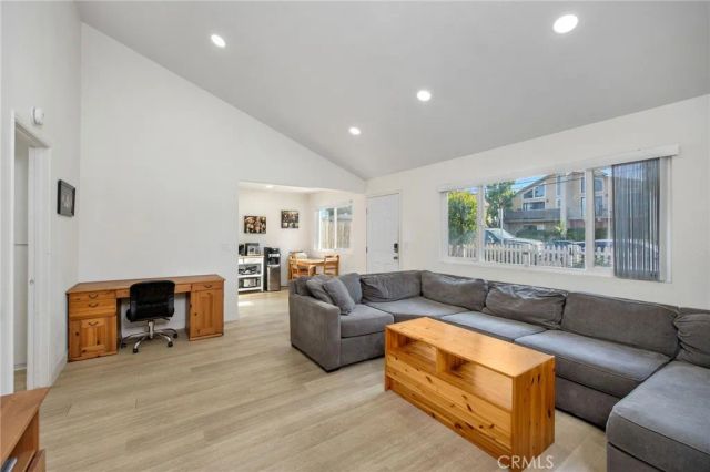 204 Springfield Avenue, Huntington Beach, CA 92648