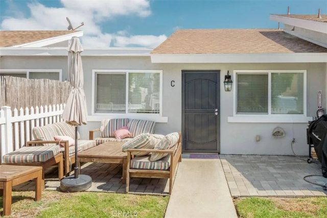 204 Springfield Avenue, Huntington Beach, CA 92648