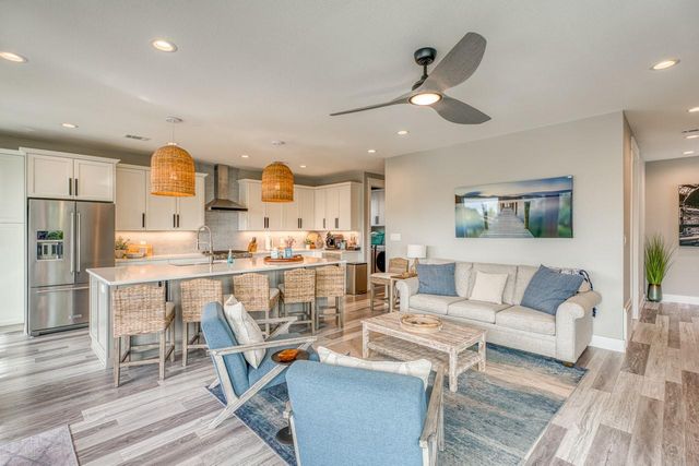 1597 Glen Cove DR, Kingsland, TX 78639