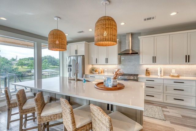 1597 Glen Cove DR, Kingsland, TX 78639