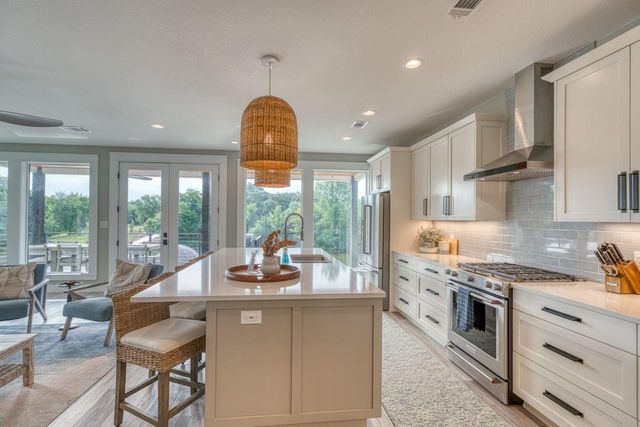 1597 Glen Cove DR, Kingsland, TX 78639