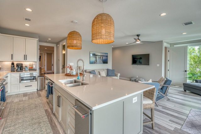 1597 Glen Cove DR, Kingsland, TX 78639