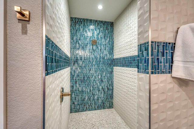 1597 Glen Cove DR, Kingsland, TX 78639
