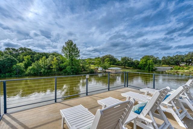 1597 Glen Cove DR, Kingsland, TX 78639
