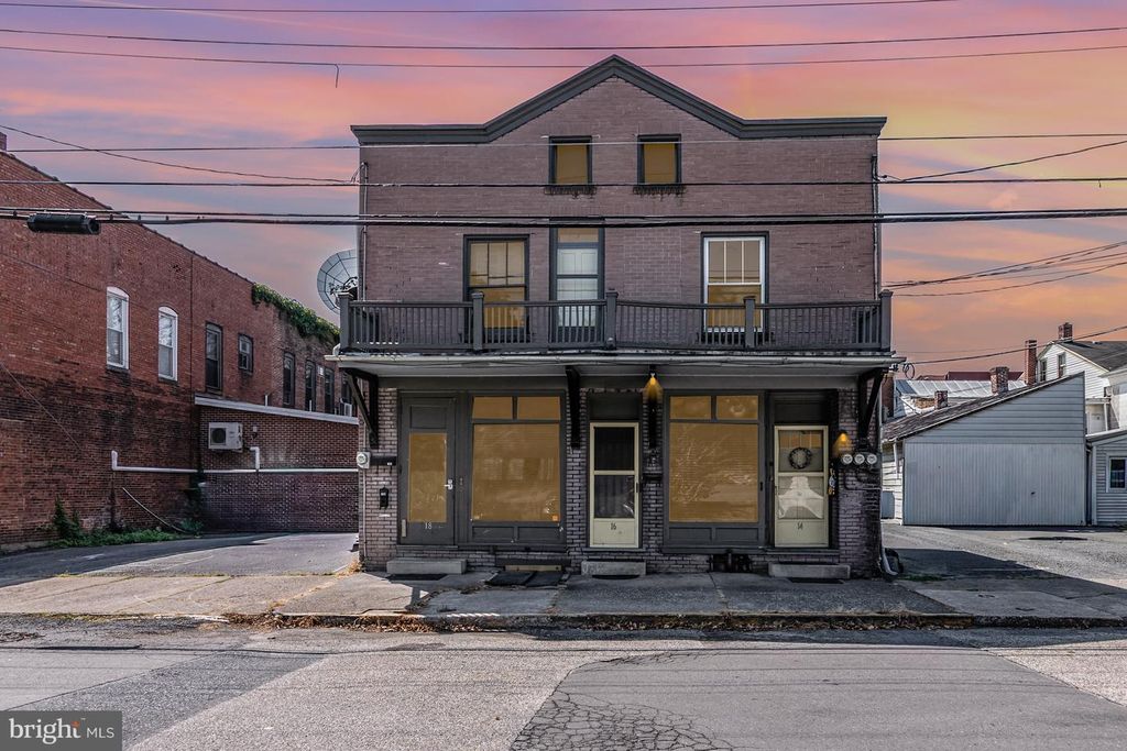14 PENN AVE, Newport, PA 17074