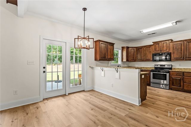 3142 Whitlow Creek Dr, Bishop, GA 30621