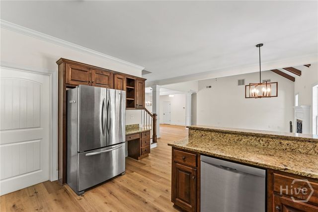 3142 Whitlow Creek Dr, Bishop, GA 30621
