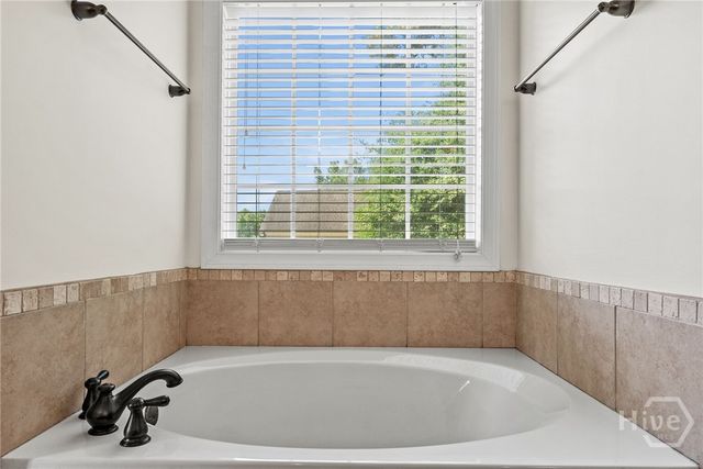 3142 Whitlow Creek Dr, Bishop, GA 30621