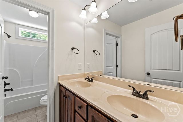 3142 Whitlow Creek Dr, Bishop, GA 30621