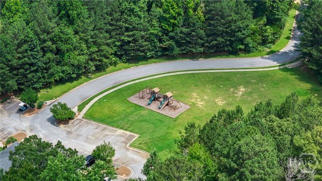 3142 Whitlow Creek Dr, Bishop, GA 30621