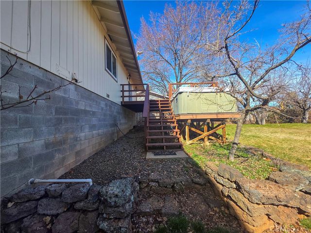 748 Meadowlark Ln., Yreka, CA 96097