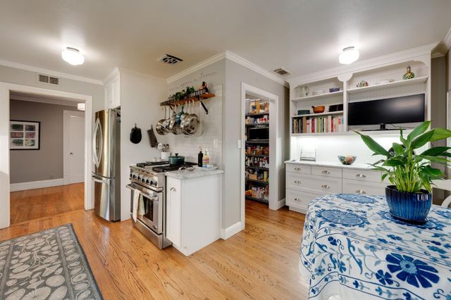 917 Fallen Leaf Way, Sacramento, CA 95864