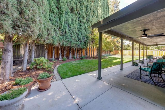 917 Fallen Leaf Way, Sacramento, CA 95864