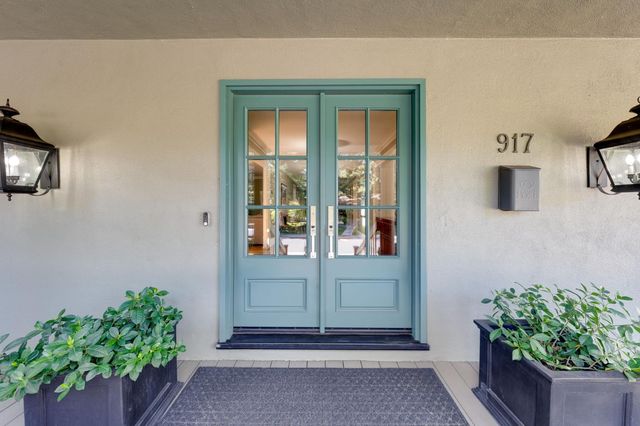917 Fallen Leaf Way, Sacramento, CA 95864